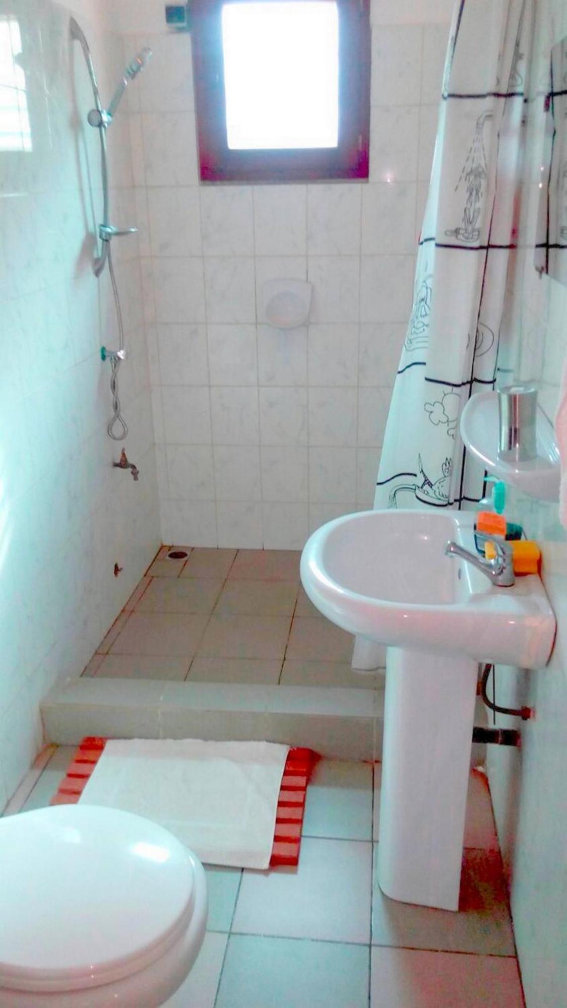 Dodoo Lodge Котону Стая снимка