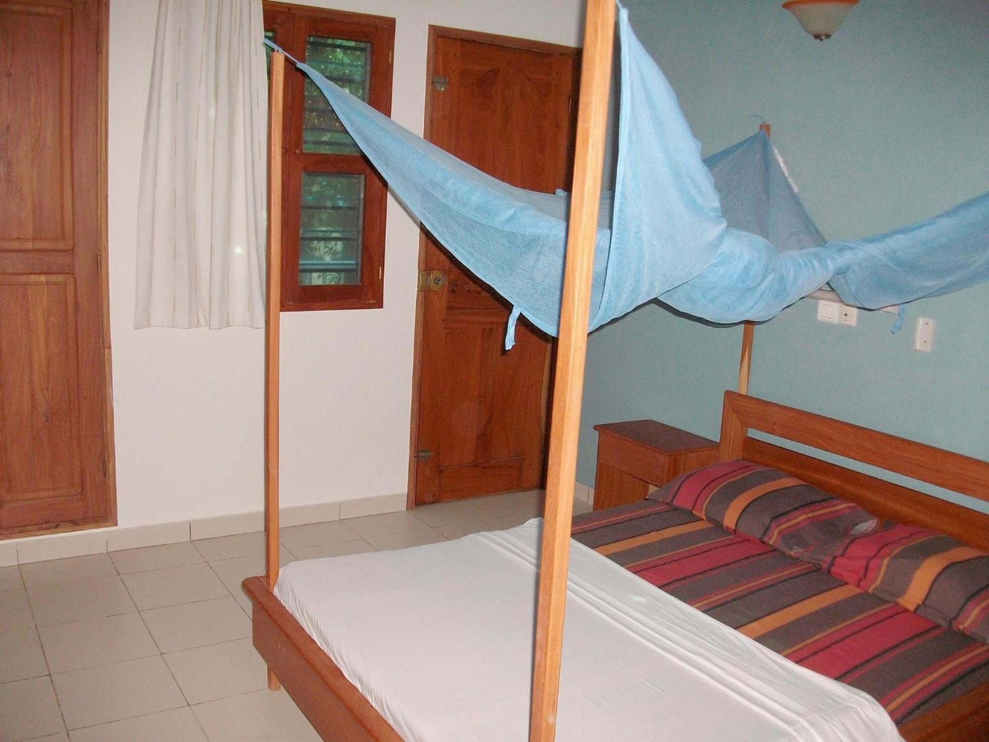 Dodoo Lodge Котону Екстериор снимка