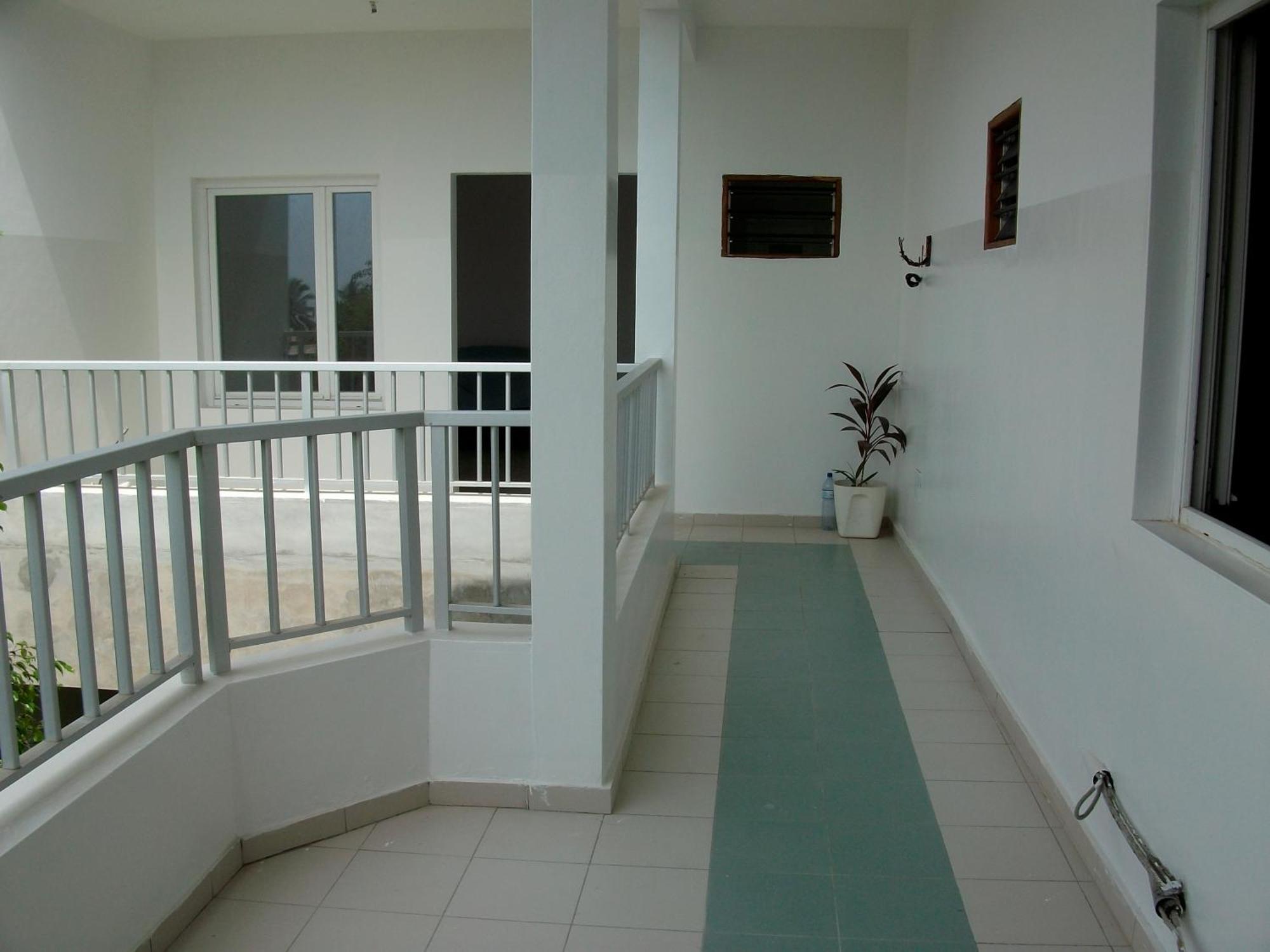 Dodoo Lodge Котону Екстериор снимка