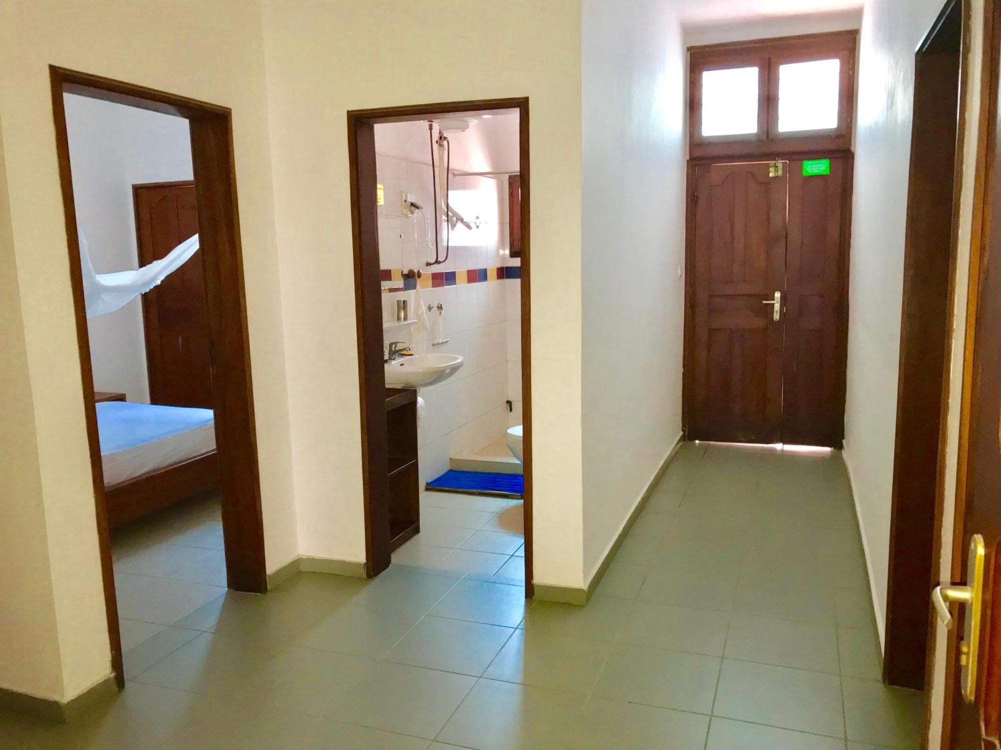 Dodoo Lodge Котону Стая снимка