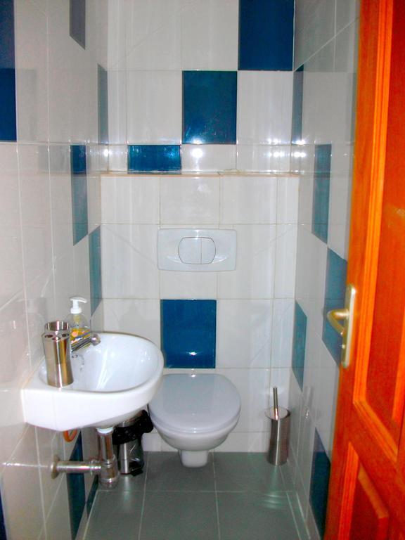 Dodoo Lodge Котону Екстериор снимка